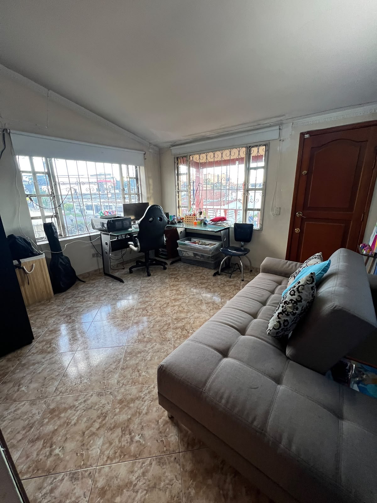 ESPECTACULAR CASA MODELIA 2 PISOS en Bogotá D.C.