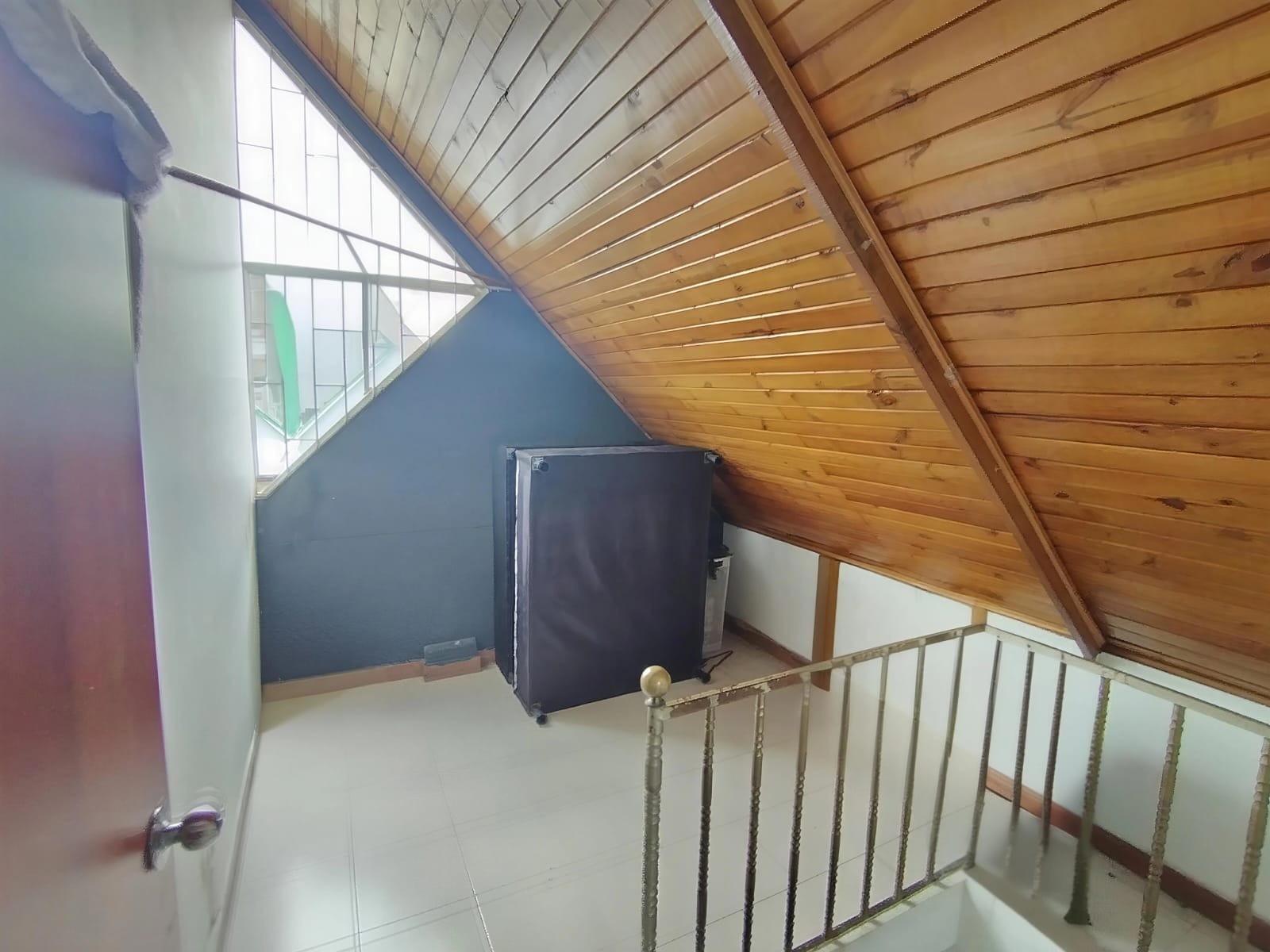 Se Vende Apartamento en Castilla Real Etapa 1 - 5to Piso x Escaleras- 58 m2 +20 de Altillo en Bogotá D.C.