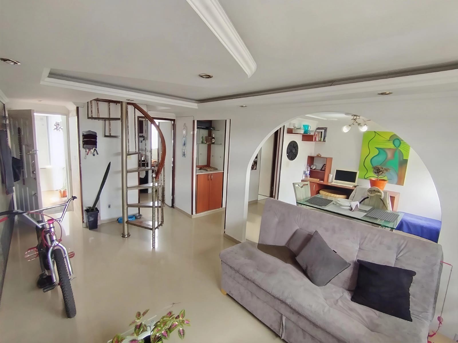 Se Vende Apartamento en Castilla Real Etapa 1 - 5to Piso x Escaleras- 58 m2 +20 de Altillo en Bogotá D.C.