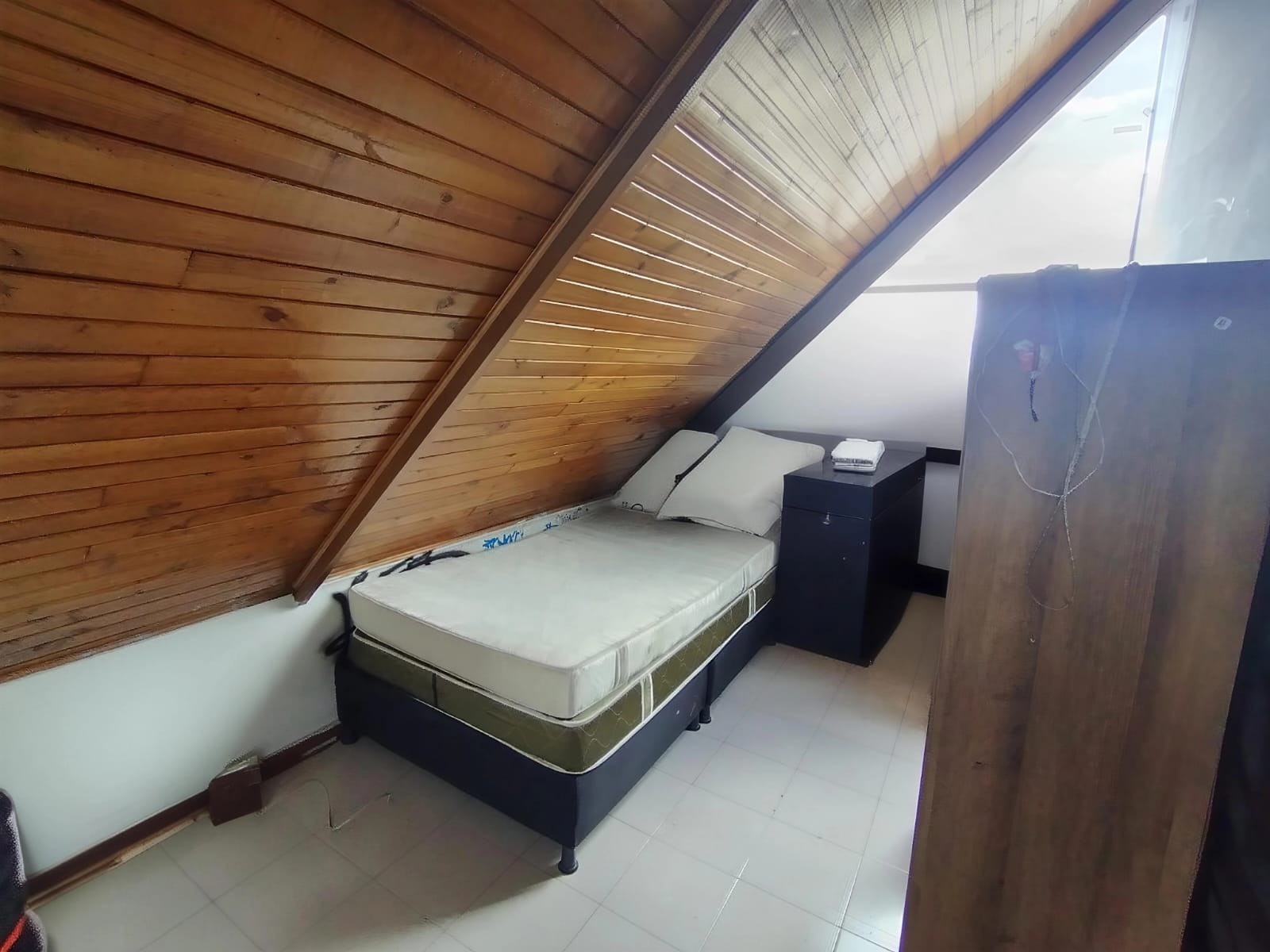 Se Vende Apartamento en Castilla Real Etapa 1 - 5to Piso x Escaleras- 58 m2 +20 de Altillo en Bogotá D.C.