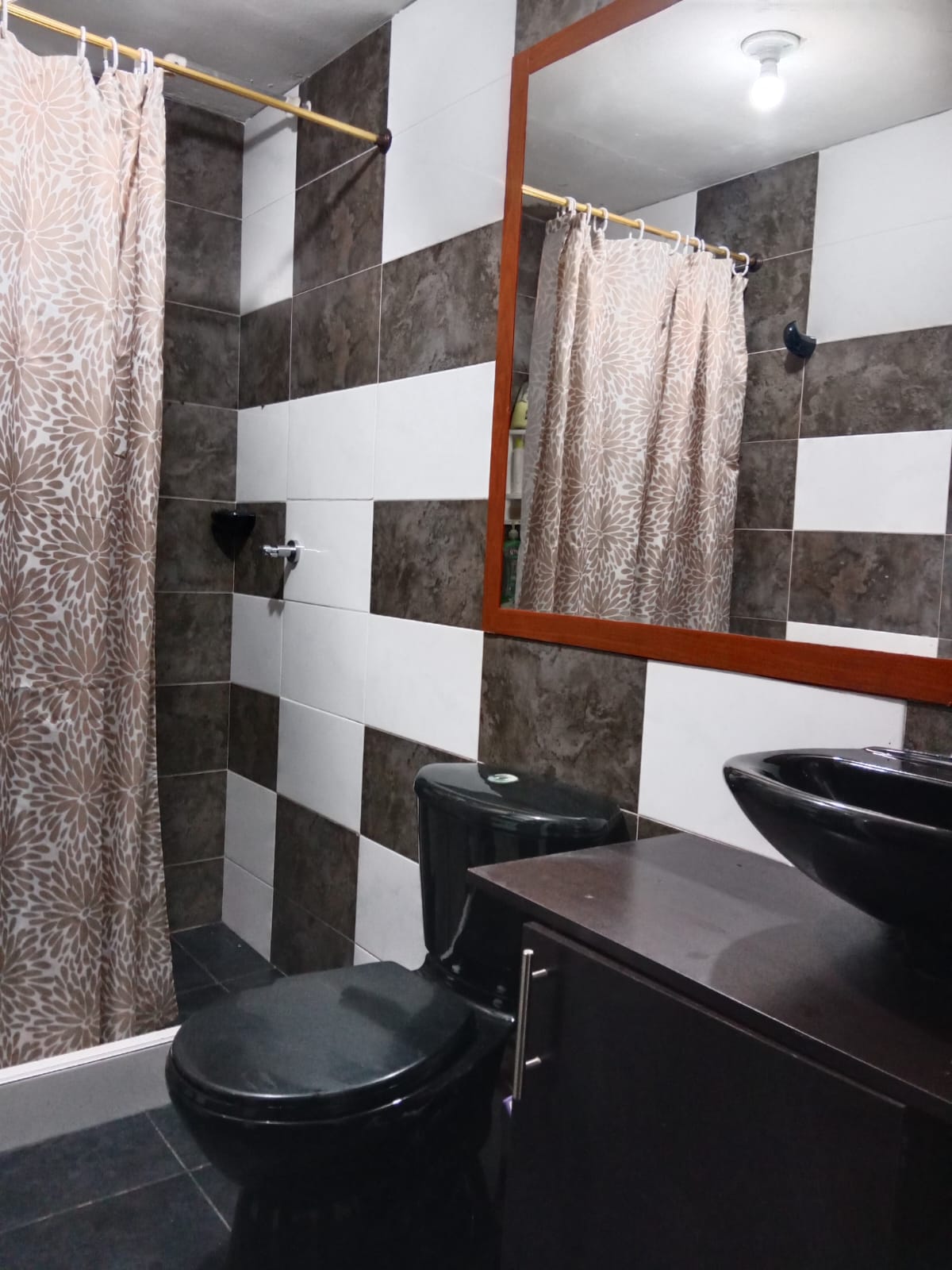 Se vende Casa en Soacha Terreros de 140 mt2 -  3 pisos en Soacha