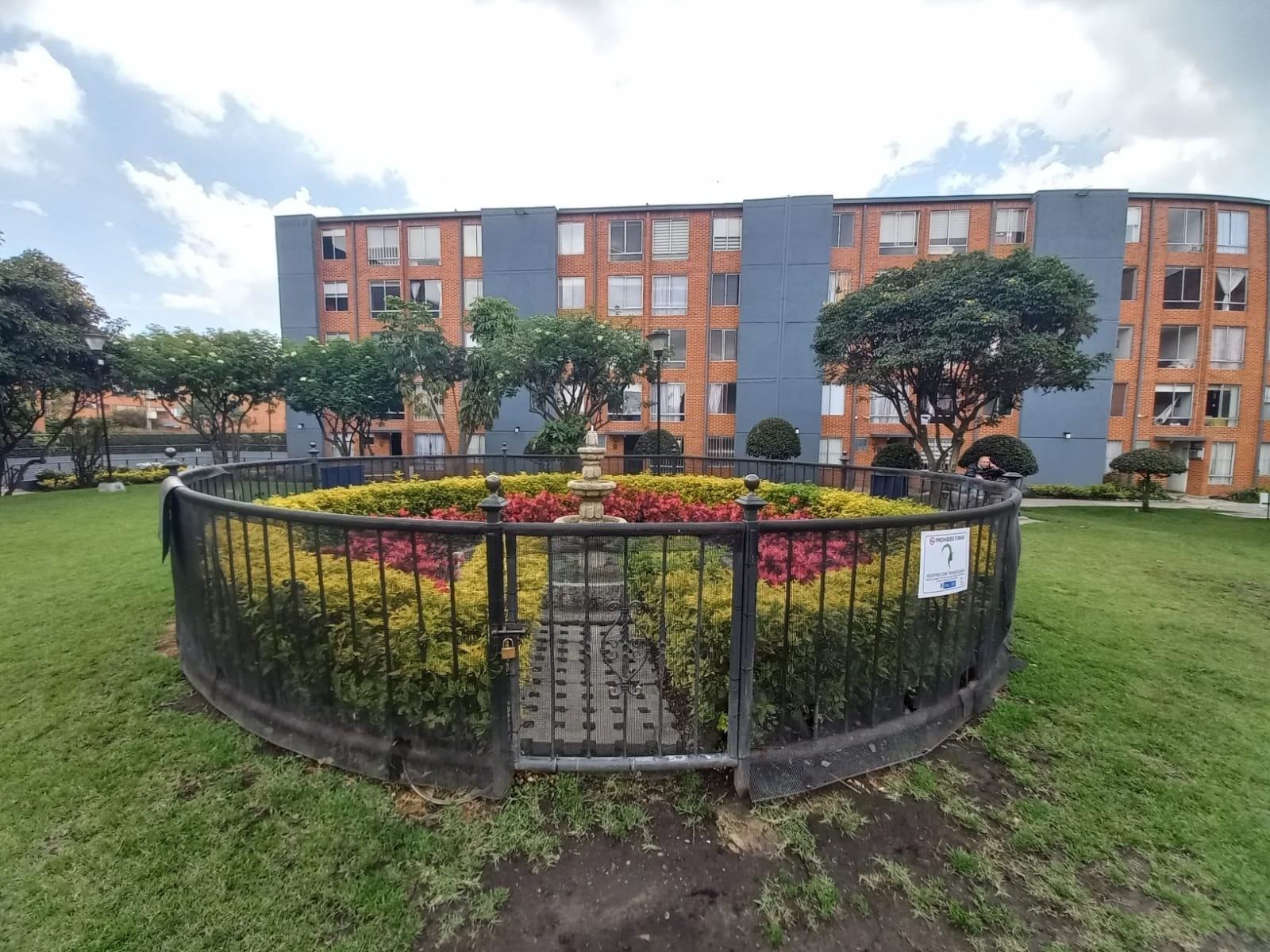 Se Vende Apartamento en Parques de Castilla 6 - 62 mt2 - 6to Piso x escaleras en Bogotá D.C.