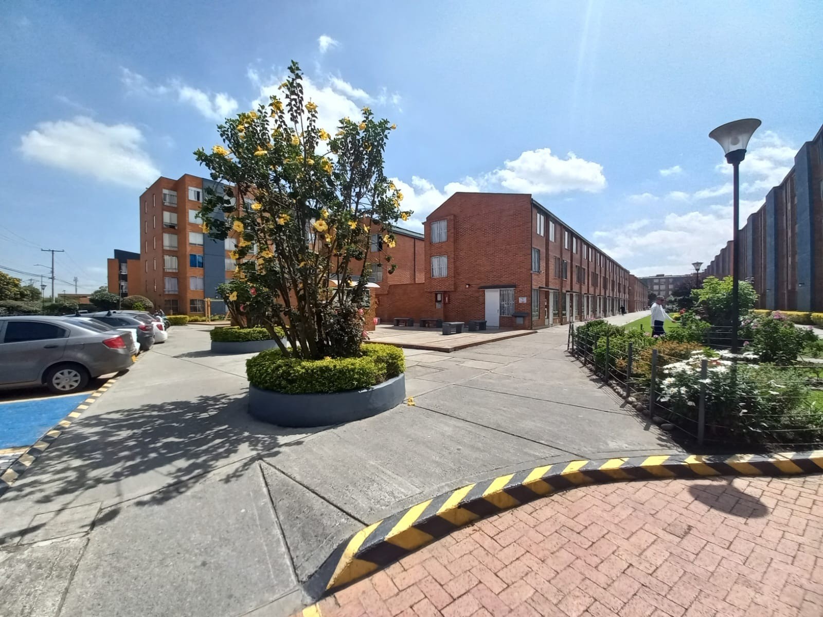 Se Vende Apartamento en Parques de Castilla 6 - 62 mt2 - 6to Piso x escaleras en Bogotá D.C.