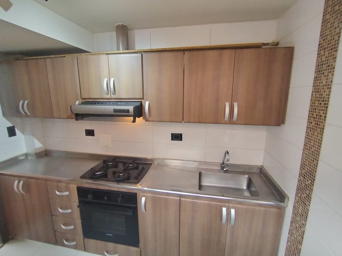 Se Vende Apartamento en Parques de Castilla 6 - 62 mt2 - 6to Piso x escaleras en Bogotá D.C.