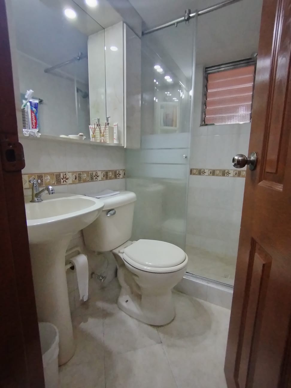 Se Vende Apartamento en Parques de Castilla 4 - 62 Mt2 .- Piso 2do en Bogotá D.C.