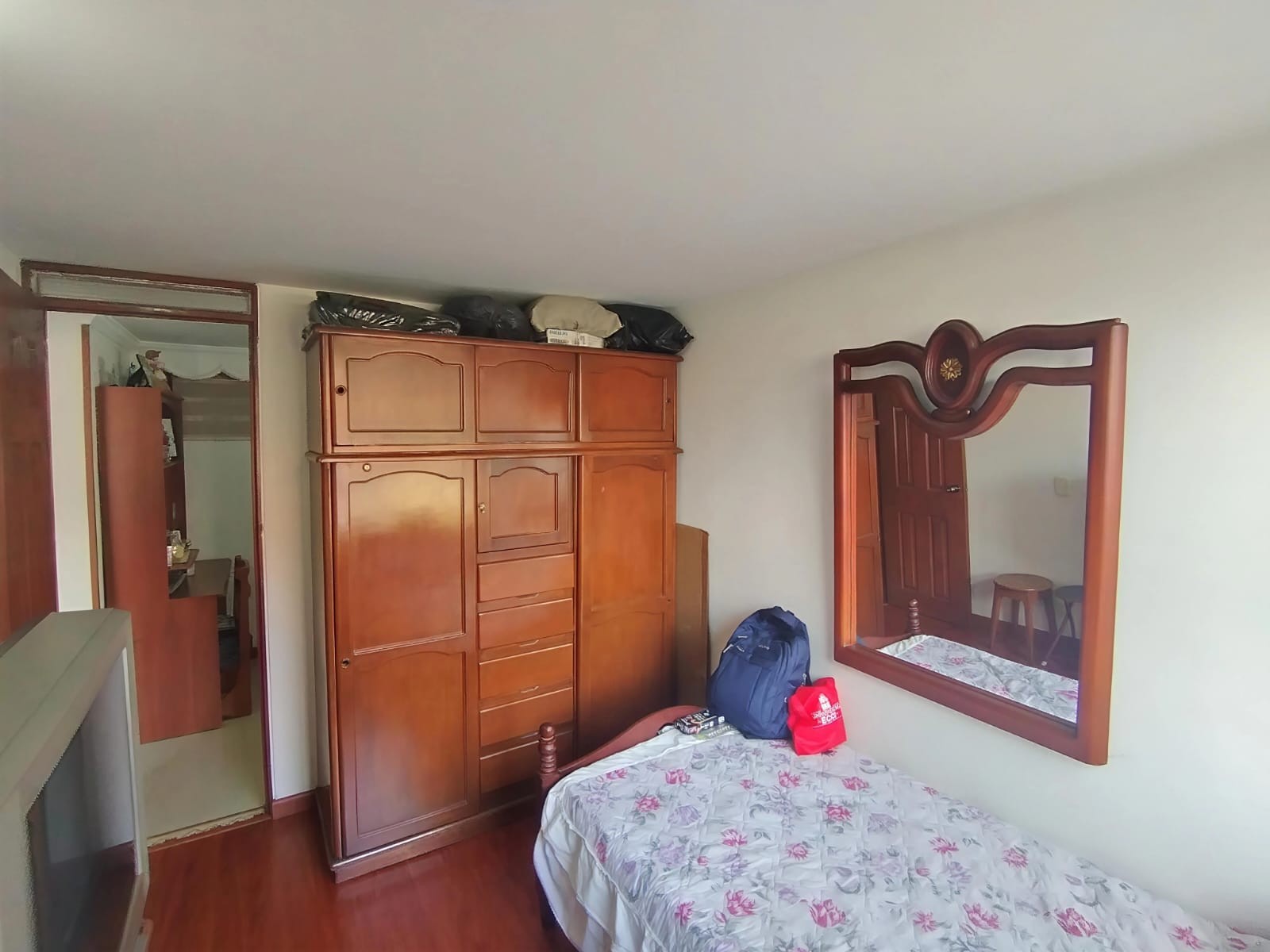 Se Vende Apartamento en Parques de Castilla 4 - 62 Mt2 .- Piso 2do en Bogotá D.C.