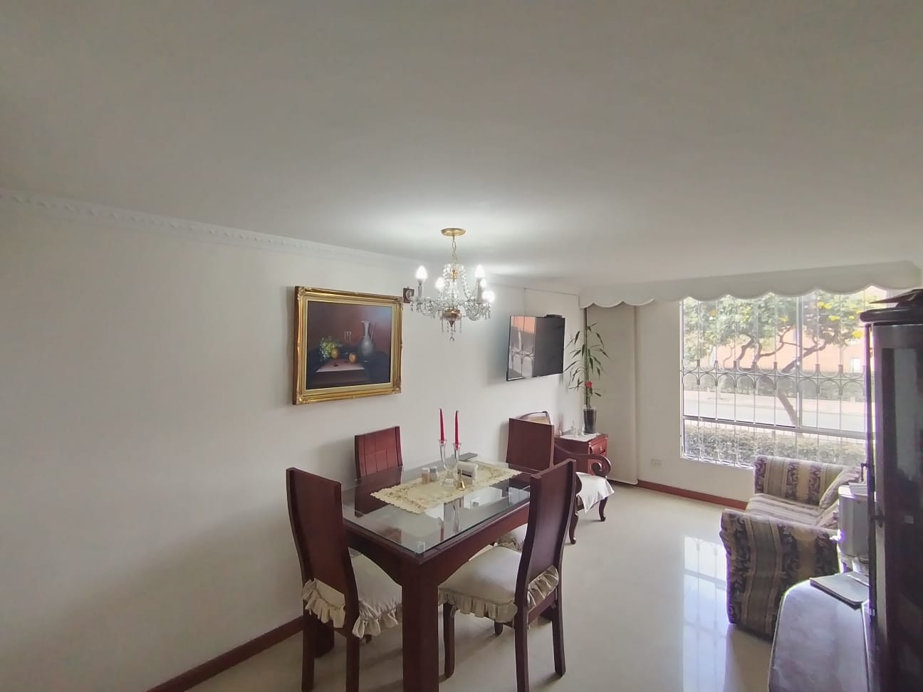 Se Vende Apartamento en Parques de Castilla 4 - 62 Mt2 .- Piso 2do en Bogotá D.C.