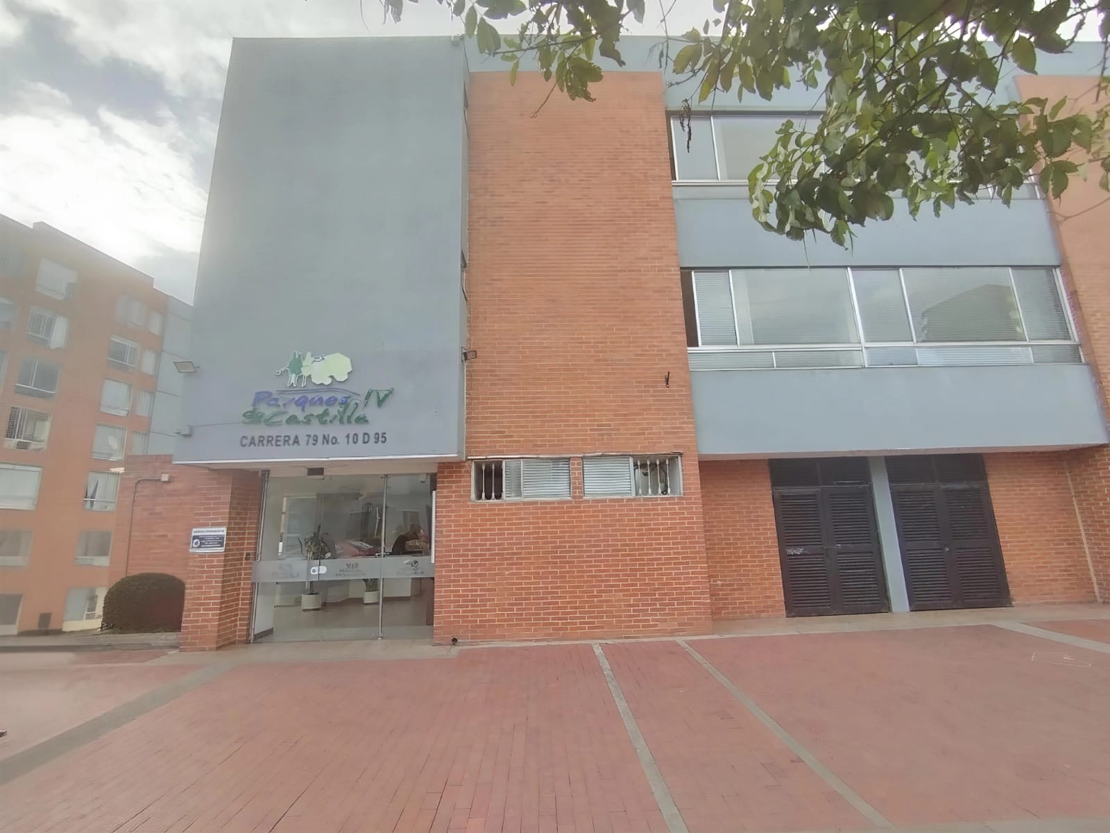 Se Vende Apartamento en Parques de Castilla 4 - 62 Mt2 .- Piso 2do en Bogotá D.C.