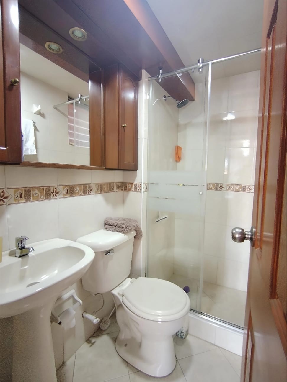 Se Vende Apartamento en Parques de Castilla 4 - 62 Mt2 .- Piso 2do en Bogotá D.C.