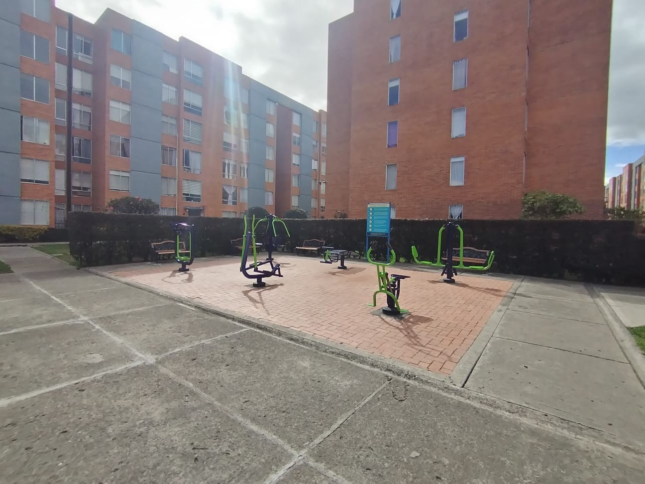 Se Vende Apartamento en Parques de Castilla 4 - 62 Mt2 .- Piso 2do en Bogotá D.C.