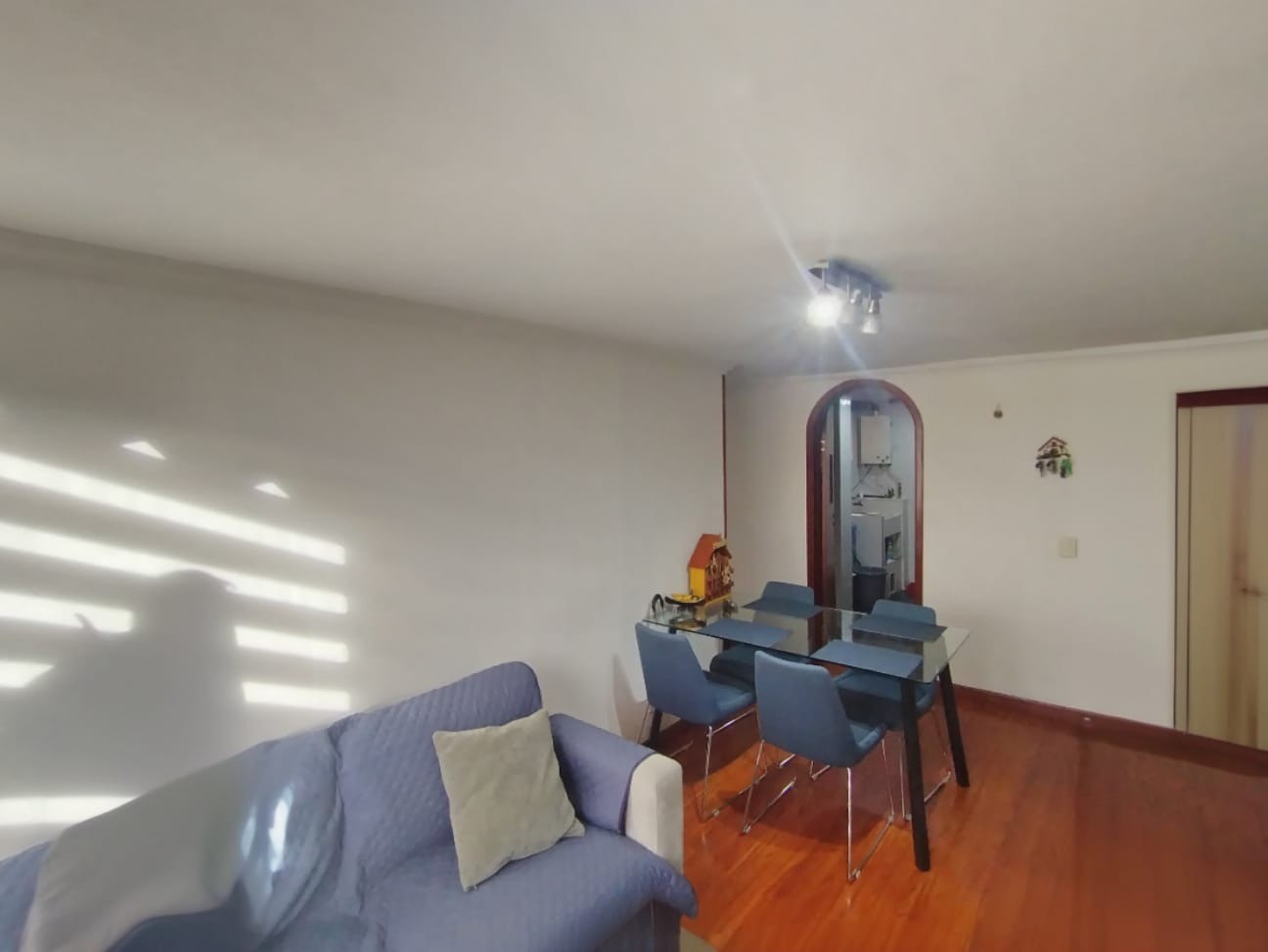 Se Vende Apartamento en Parques de Castilla 4 - 62 mt 2 - 4to Piso x Escaleras en Bogotá D.C.