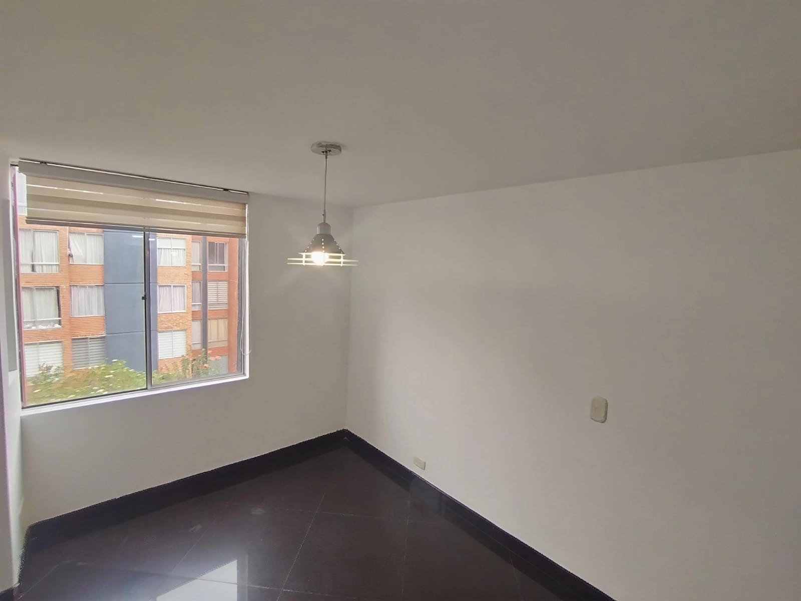 Se Vende Apartamento en Parques de Castilla 5 - 56 mt 2 - 4to Piso x Escaleras en Bogotá D.C.
