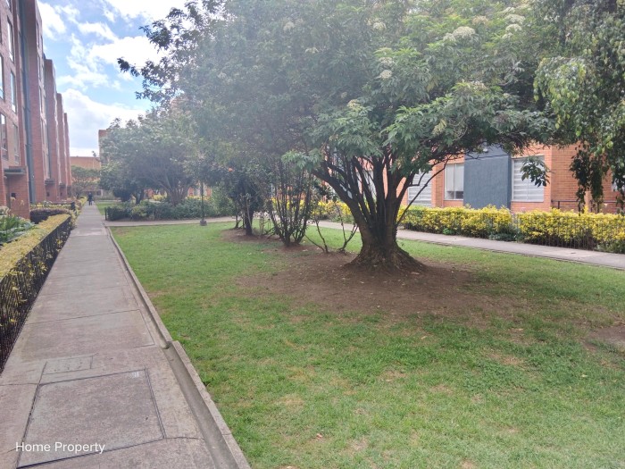 Se Vende Apartamento en Parques de Castilla 5 - 56 mt 2 - 4to Piso x Escaleras en Bogotá D.C.