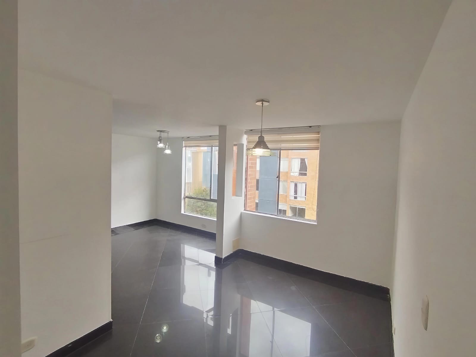 Se Vende Apartamento en Parques de Castilla 5 - 56 mt 2 - 4to Piso x Escaleras en Bogotá D.C.