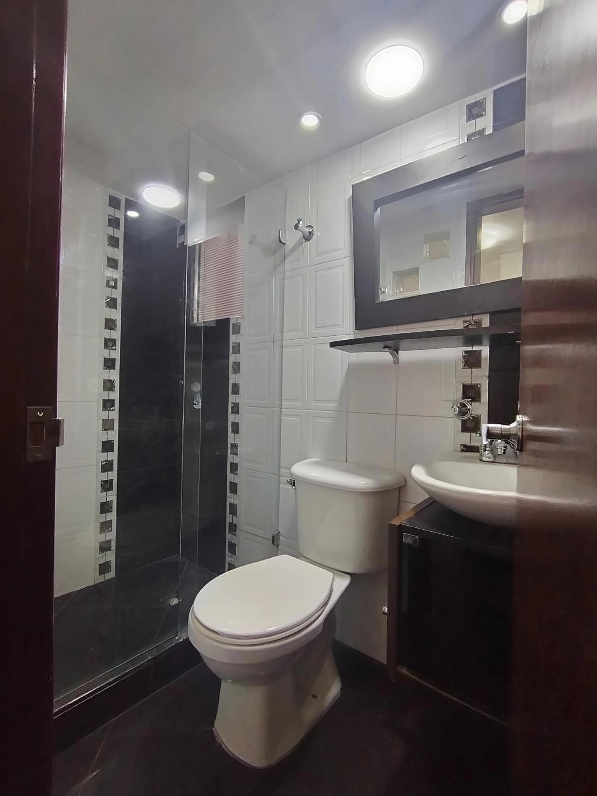 Se Vende Apartamento en Parques de Castilla 5 - 56 mt 2 - 4to Piso x Escaleras en Bogotá D.C.