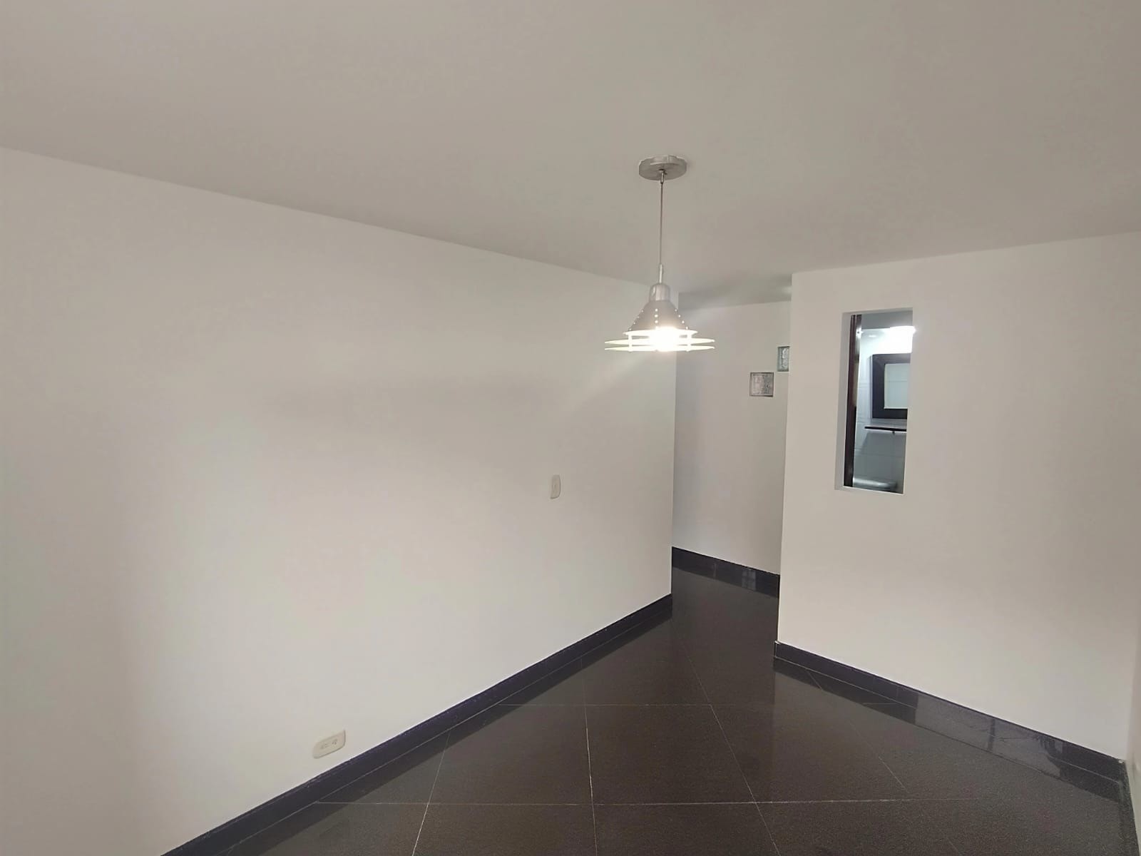 Se Vende Apartamento en Parques de Castilla 5 - 56 mt 2 - 4to Piso x Escaleras en Bogotá D.C.