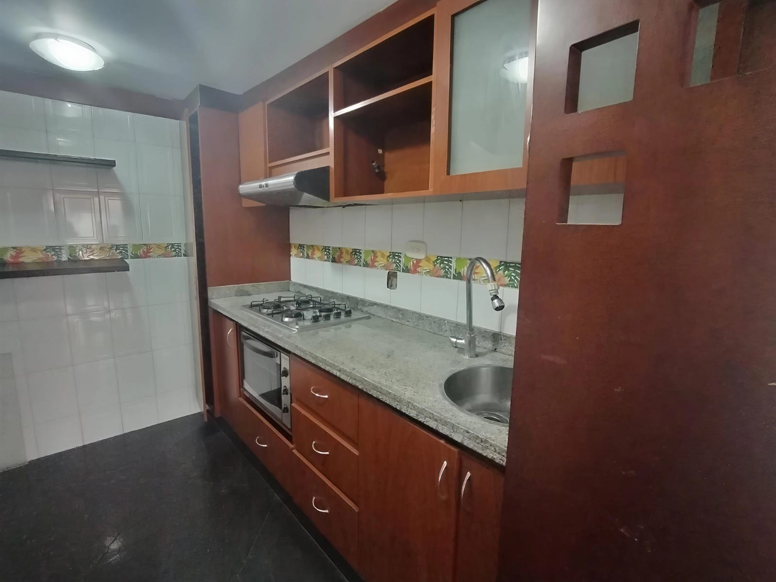 Se Vende Apartamento en Parques de Castilla 5 - 56 mt 2 - 4to Piso x Escaleras en Bogotá D.C.