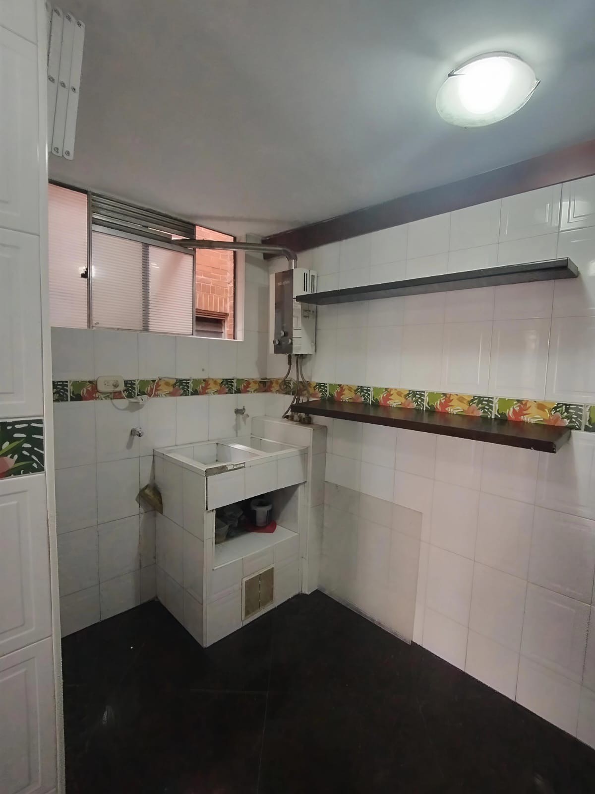 Se Vende Apartamento en Parques de Castilla 5 - 56 mt 2 - 4to Piso x Escaleras en Bogotá D.C.