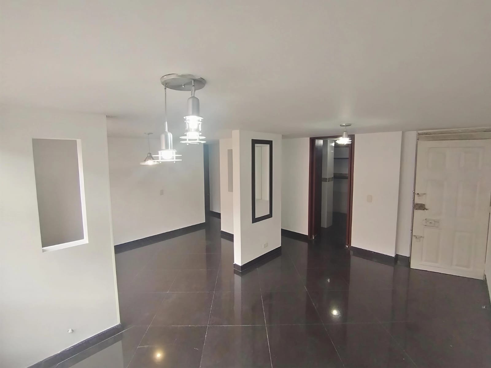 Se Vende Apartamento en Parques de Castilla 5 - 56 mt 2 - 4to Piso x Escaleras en Bogotá D.C.