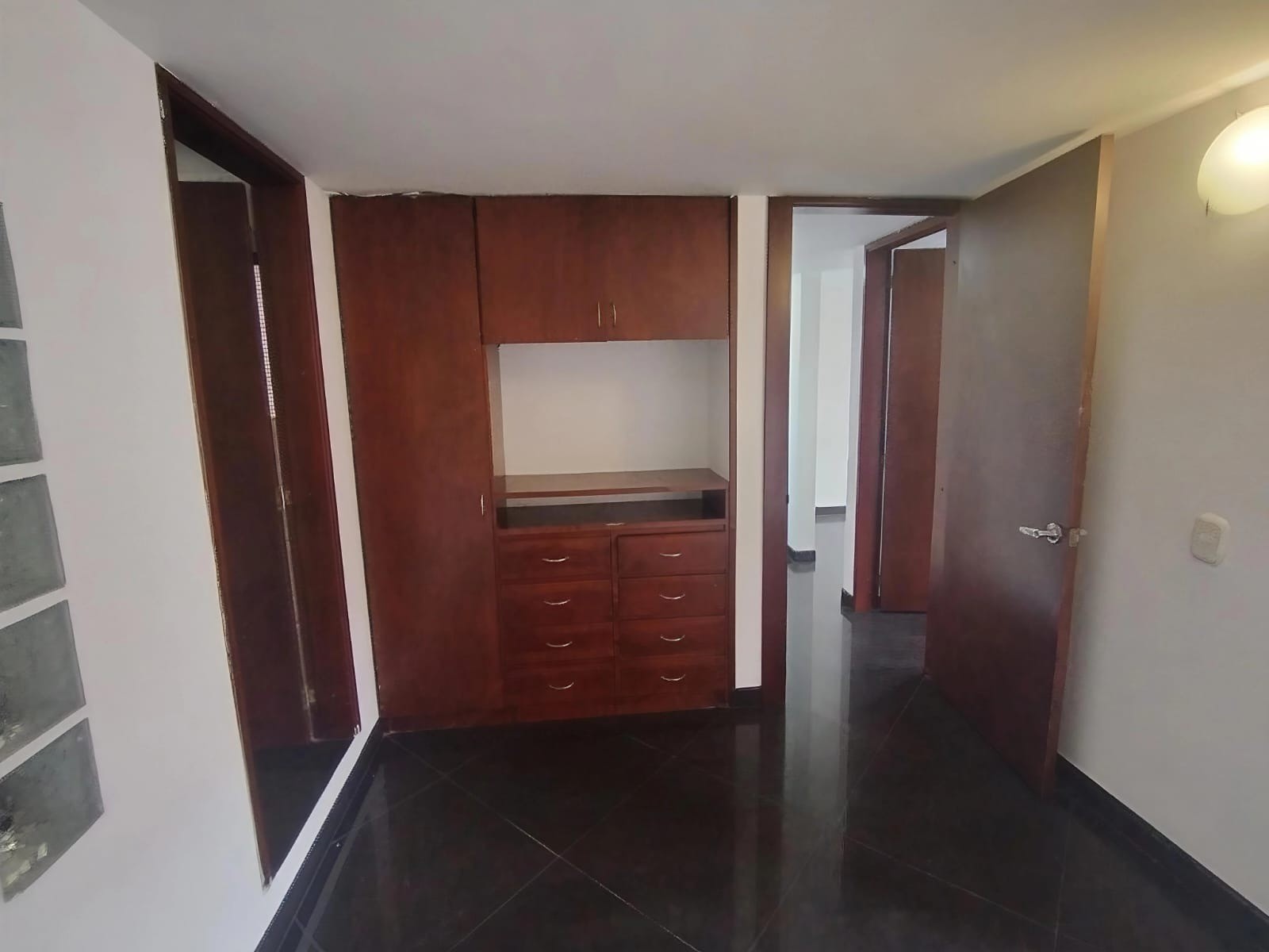 Se Vende Apartamento en Parques de Castilla 5 - 56 mt 2 - 4to Piso x Escaleras en Bogotá D.C.